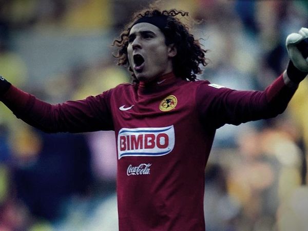 Ύμνοι για Οτσόα!