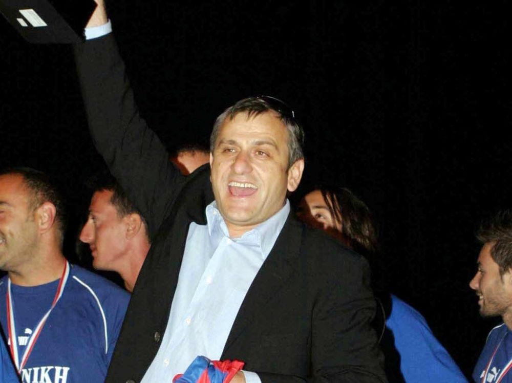 O «ερυθρόλευκος» Χαντζής