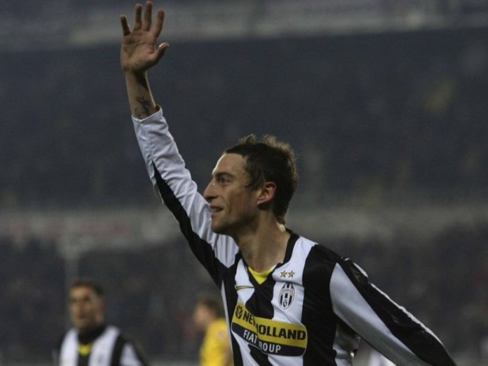 Τα… σκάει για Μαρκίζιο