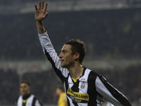 Τα… σκάει για Μαρκίζιο