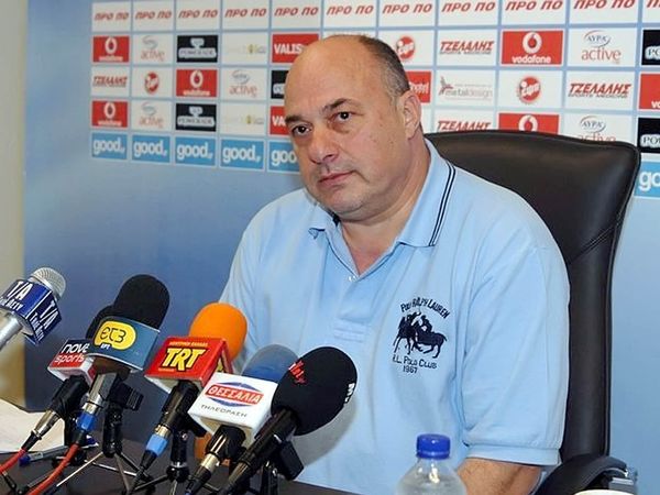 «Δεν γυρίζω στην... Πλατεία»