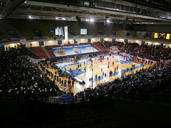 Από 600 εισιτήρια οι «αιώνιοι»