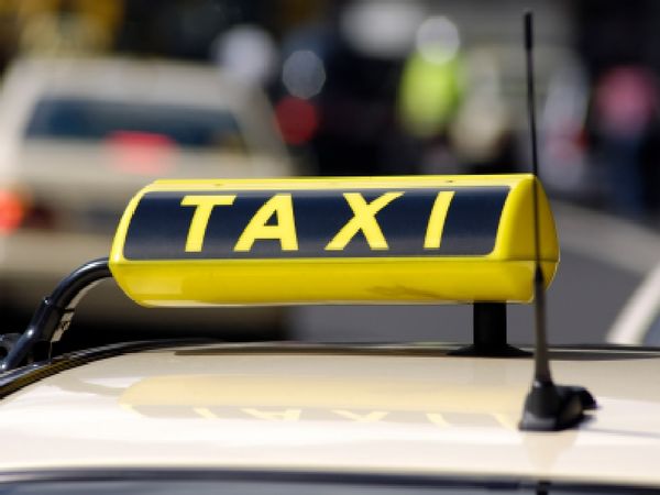 Η σιωπή και τα ταξί