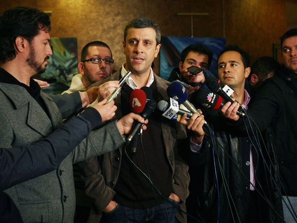 Να μιλήσει με ανοιχτά χαρτιά...