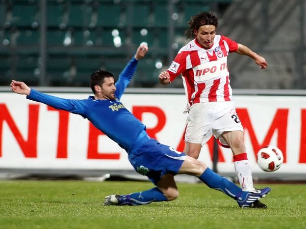  Ετοιμάζει τον Μίχο