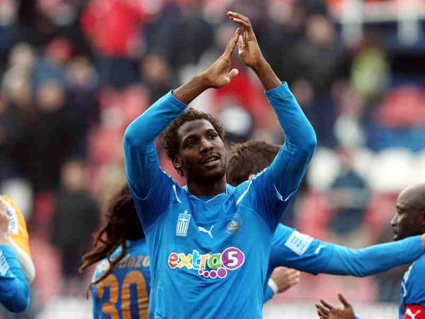 «Μνηστήρες» για Ντουγκλάο