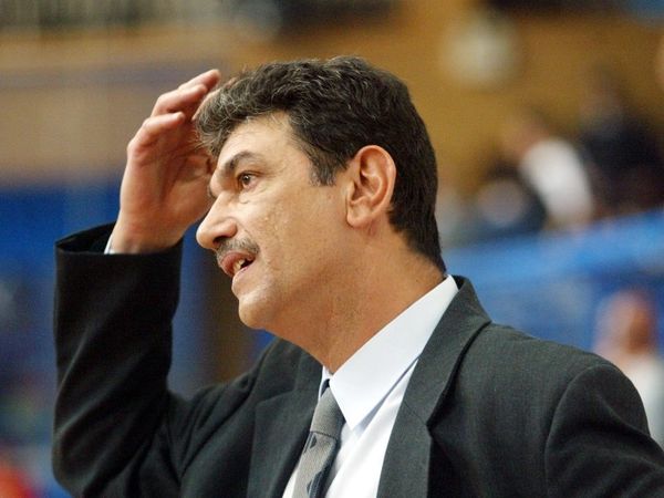 Τιμάει τον Πετρόπουλο