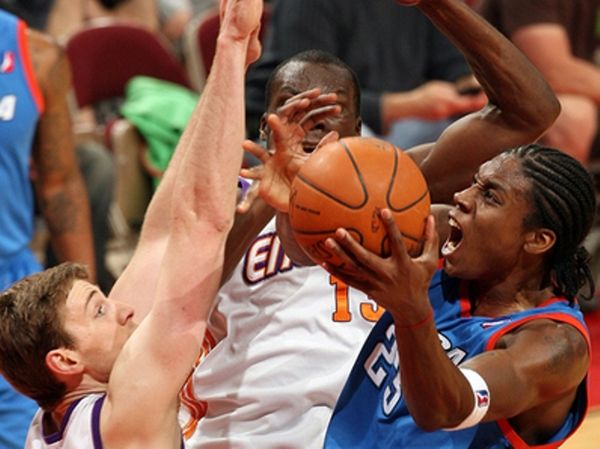 Δύο πήραν, έναν έδιωξαν