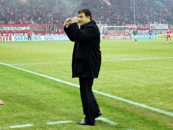 Κι όμως, ο κόσμος ψηφίζει Λεμονή