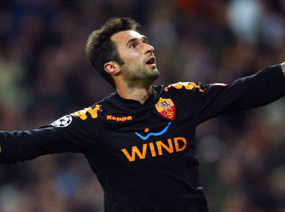 «Γλυκοκοιτάζει» Βούτσινιτς