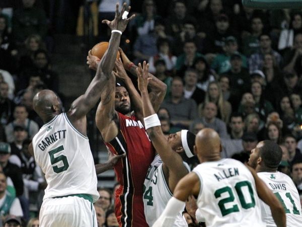 Νίκη οι Χιτ, σοκ οι Λέικερς