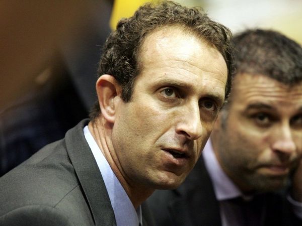 Κρατούν Χουγκάζ