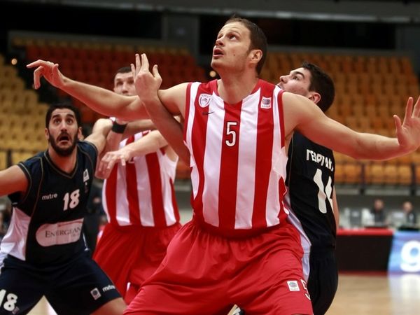 Πύρρειος νίκη για Ολυμπιακό