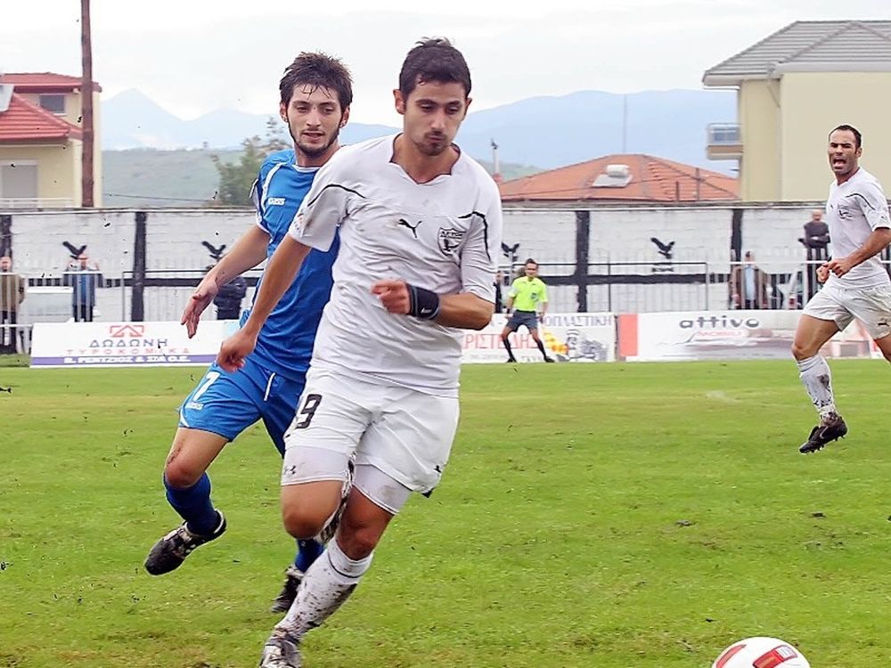 Άνοιξε τα… φτερά του