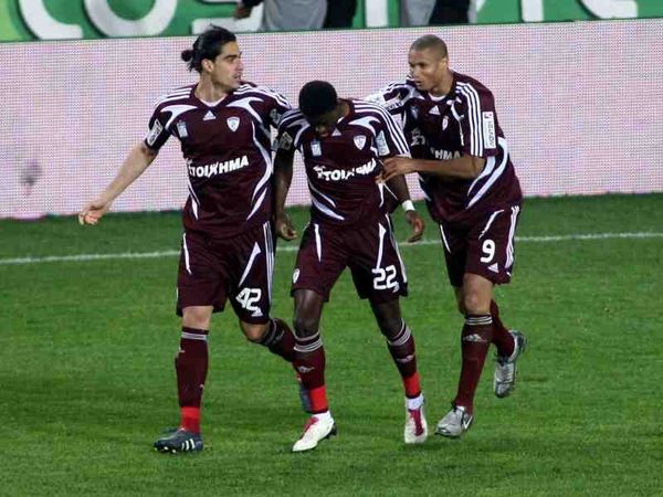 Για την τιμή των όπλων