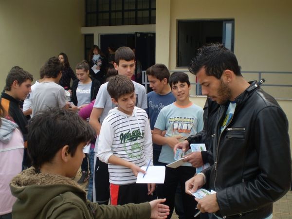 Μοίρασαν εισιτήρια