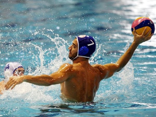 «Ερυθρόλευκο»… τρένο