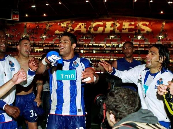   Το… ψάχνει για Φαλκάο και Χούλκ