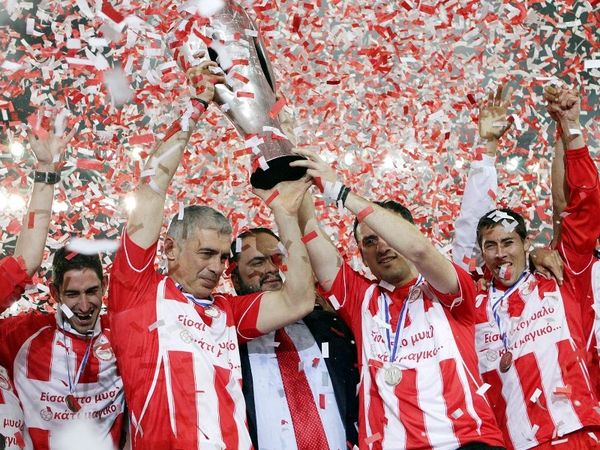 Ήταν από την αρχή δίπλα τους… 