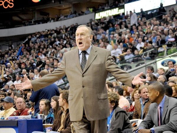 Δεν αποσύρεται ο Έιντελμαν