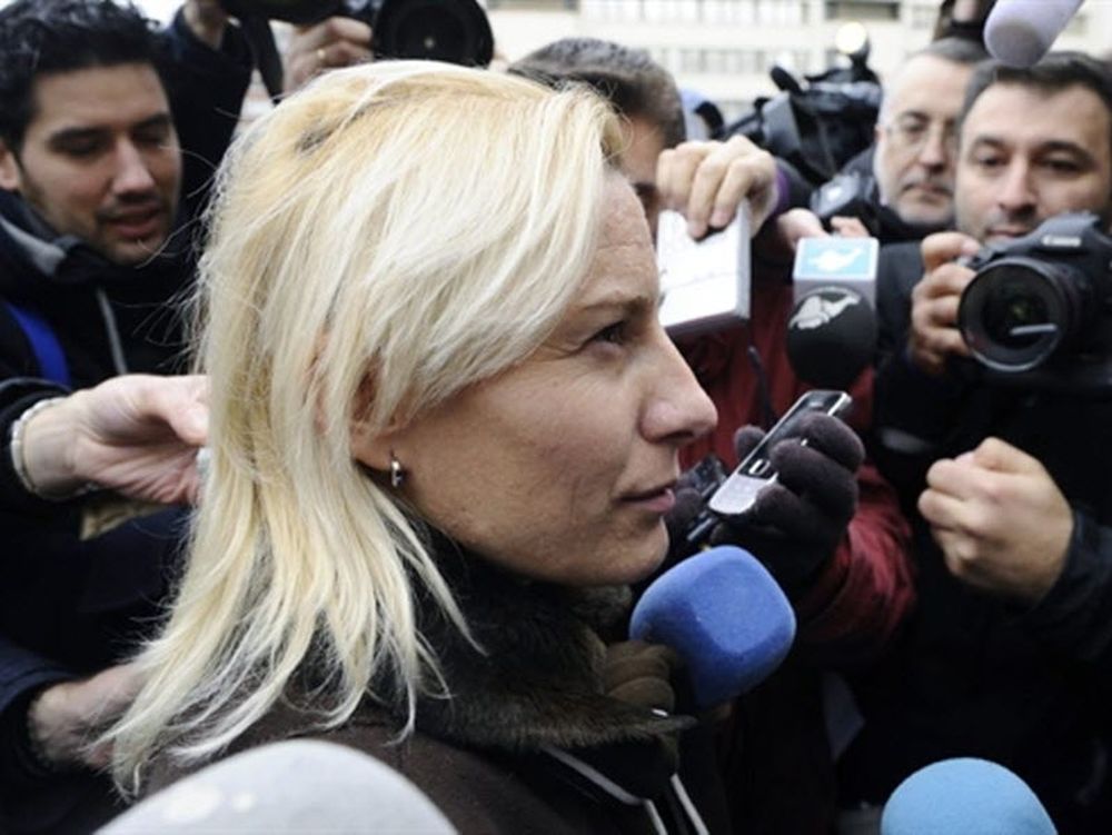 Μία κατηγορία μείον