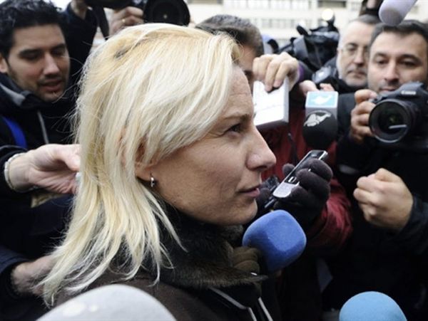 Μία κατηγορία μείον