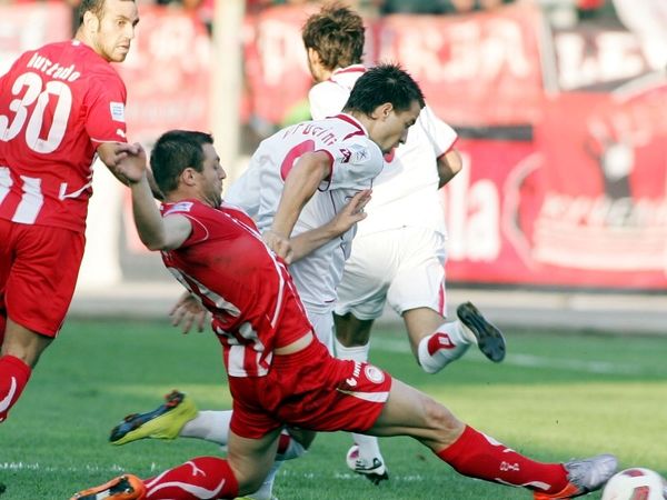 Παραμένει ο Βρούτσινα