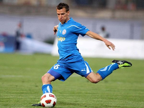 Τον θέλουν δικό τους