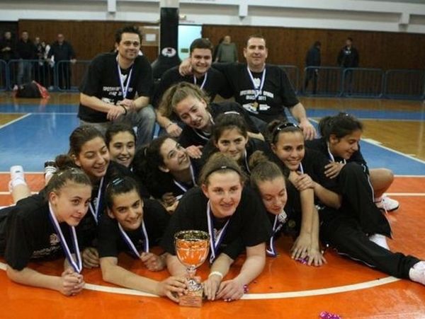 «Συγχαρητήρια στις κορασίδες»