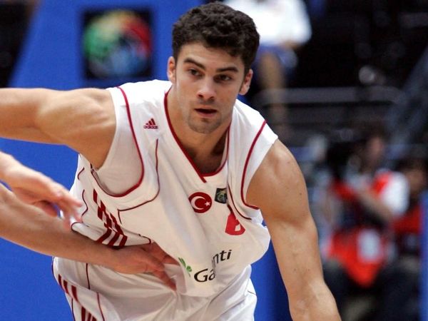 Ο… γκαντέμης Ατσούρ