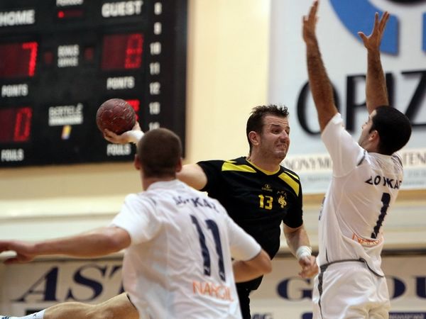 Δυσαρέσκεια από ΟΧΕ, ΑΕΚ