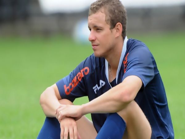 Επιμένει για Μάτος 