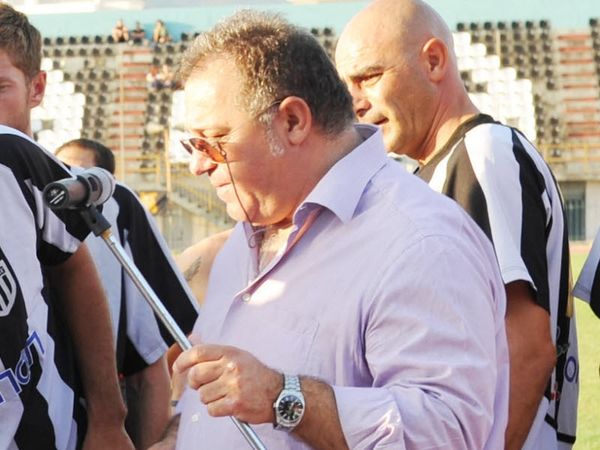 «Στόχος η Football League»