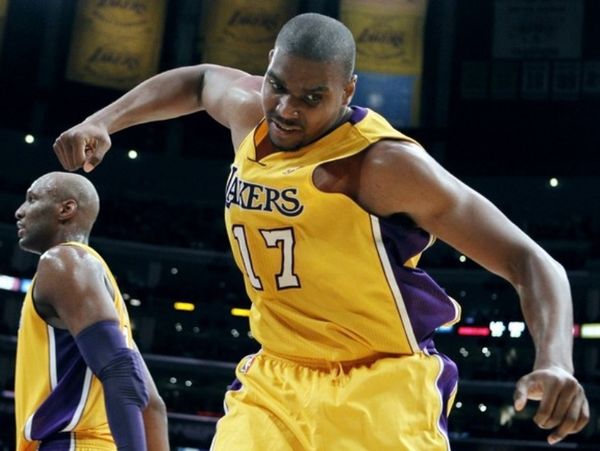 Παίζει ο Μπάινουμ