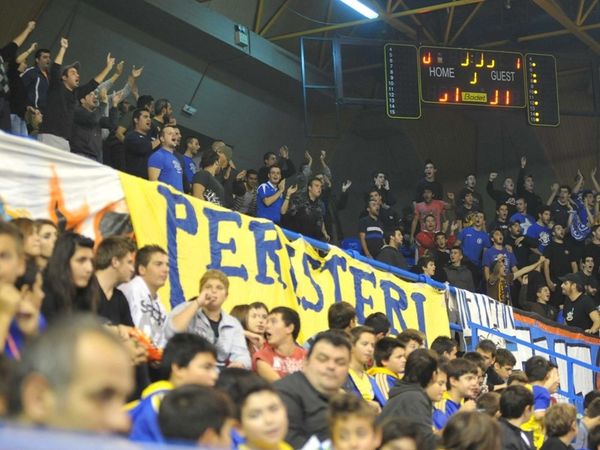 Γιορτάζει το Περιστέρι