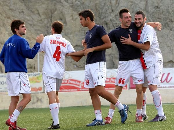 «Εμείς υπερήφανοι, εσείς ανίκανοι»!