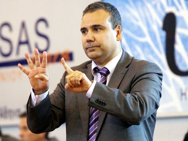 Εν αναμονή του Φλεβαράκη 