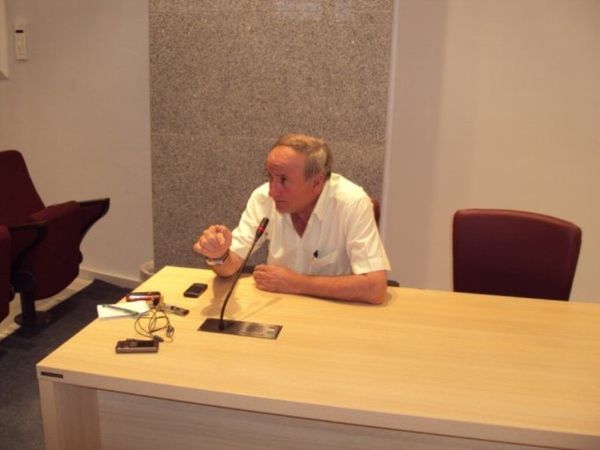 «Ανοιχτός σε κάθε πρόταση»