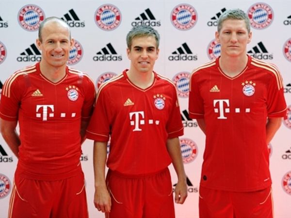 Βγήκαν τα… πιστόλια