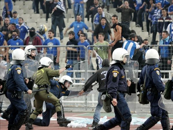 Επεισόδια στον Εθνικό Ύμνο