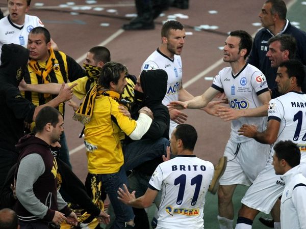 Eπιτέθηκαν σε παίκτες (ph.)