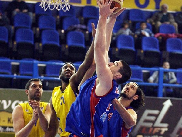 Με εντεκάδα στη Νέα Σμύρνη