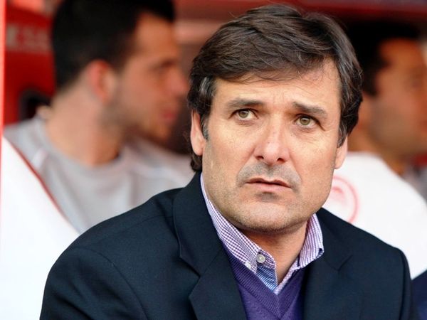 Μένει ο Καραγεωργίου