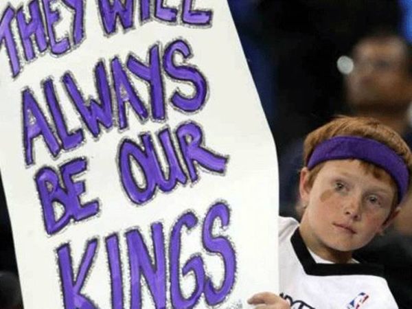 Μένουν Σακραμέντο οι Κινγκς