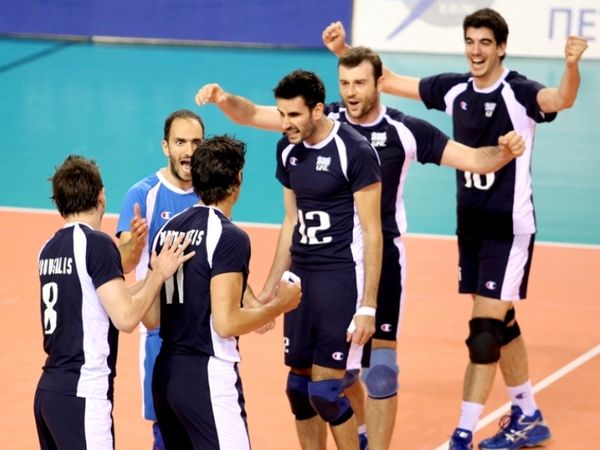 Κλήθηκαν οι μισοί