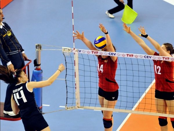 Τις διευκόλυναν