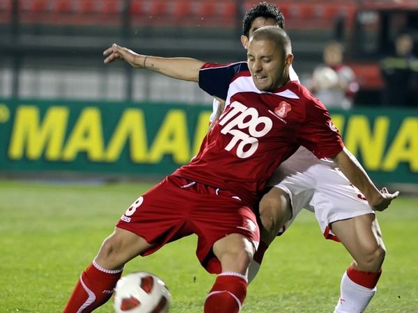 Επαφές με τρεις