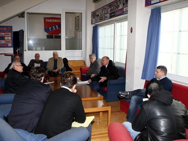 Συζητούν για τις ανανεώσεις