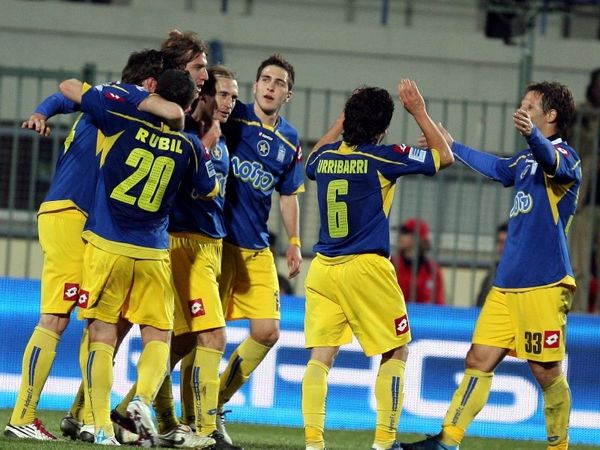 Ξεμούδιασμα με τους νέους