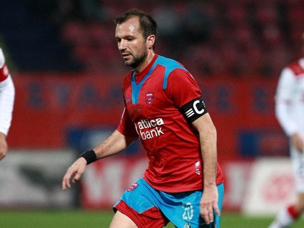 Πρόταση σε Γουνδουλάκη-Γιόνσον